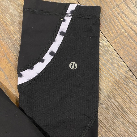 Lululemon Run: Inspire Crop II Lilac / High Noon Dot Lilac leggings 6 - Picture 5 of 6